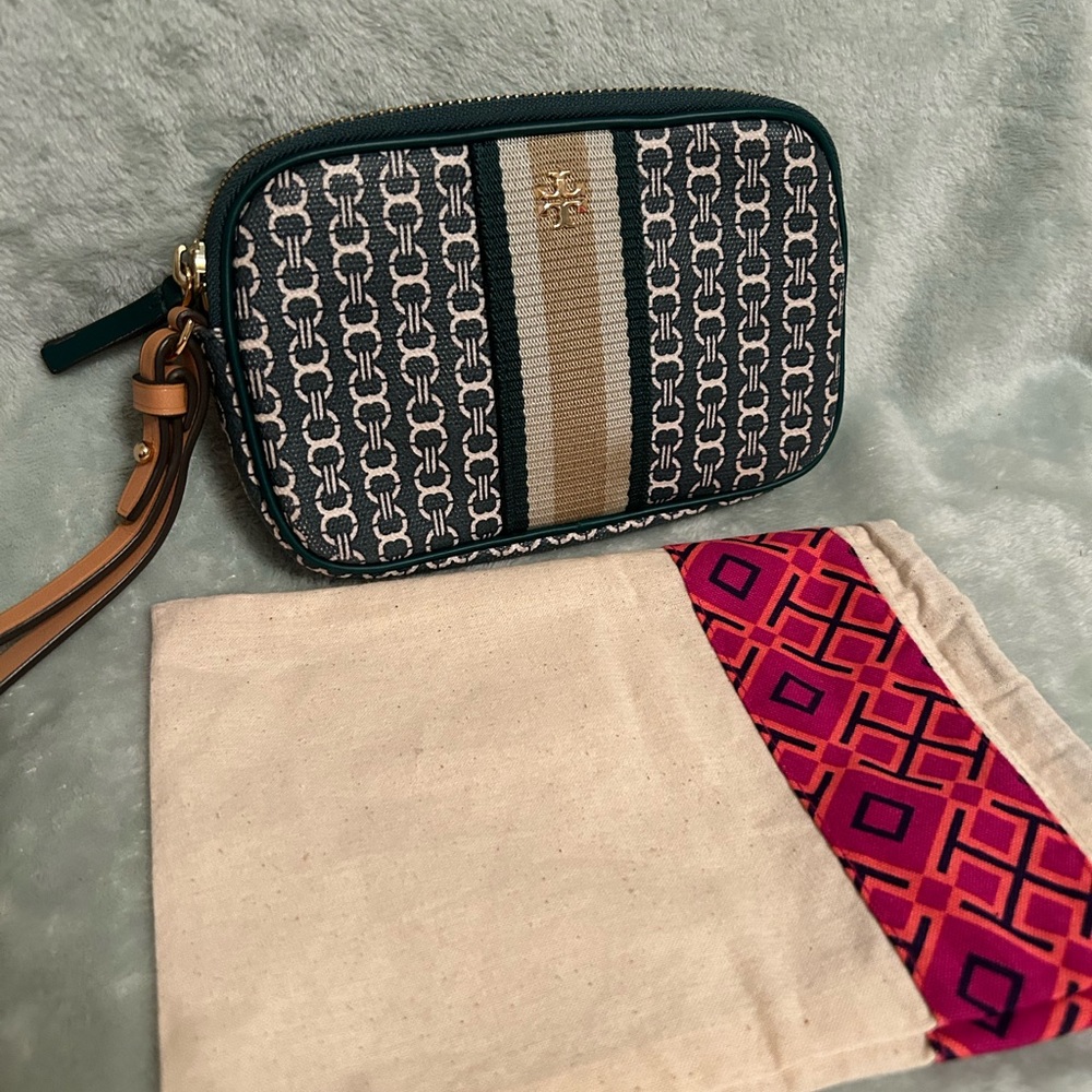 Tory Burch Green and Gold Clutch Wristlet
